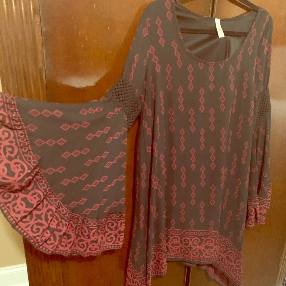 Navy, burgundy chiffon mini dress.